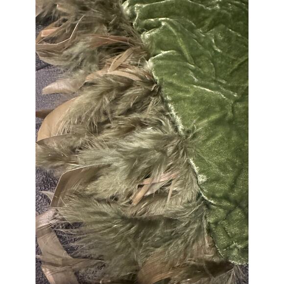 56" Luxury Velvet Silk Like Feathers Christmas Tree Skirt green Advance Concept - Picture 3 of 15